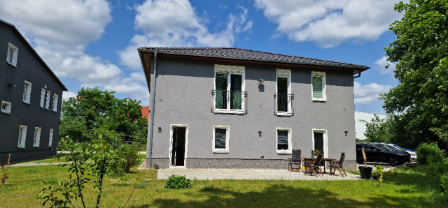 &amp;nbsp;
Verwaltungsgebäude